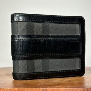 *RARE* BURBERRY Black House Check Men’s Wallet